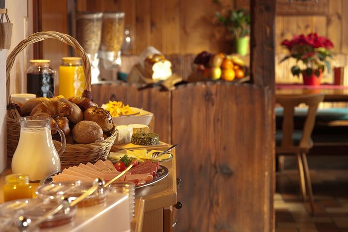 Stay Healthy On the Road - Hotel Breakfast Tips