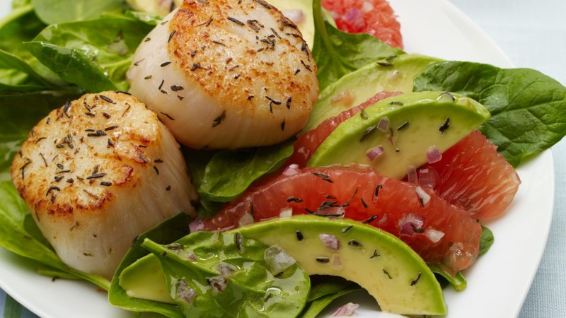 Scallops with Grapefruit Avocado Salsa