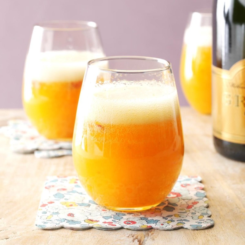 Sparkling Peach Bellinis – Cocktails, Mocktails and Spa Party Drinks