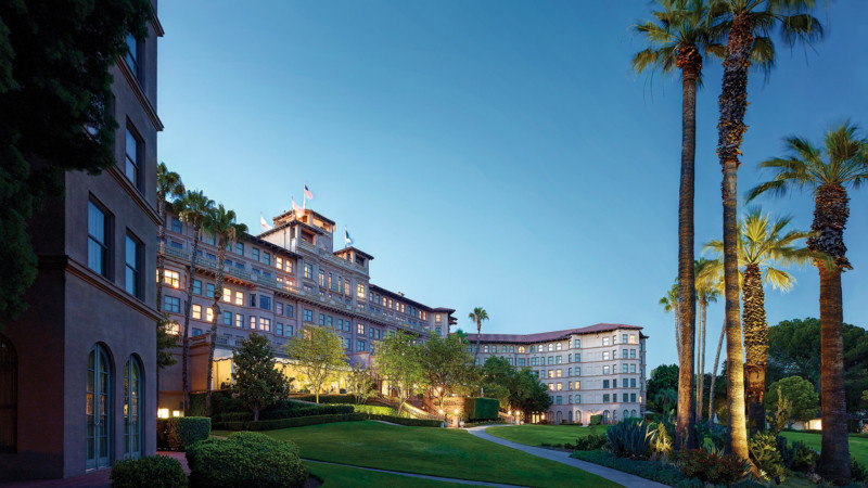 The Langham Huntington - Horseshoe Garden View